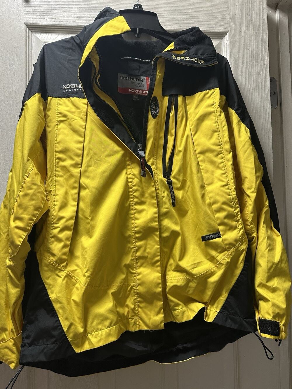 Exothern Northland vintage women's size 40 Yellow with black hooded ski jacket